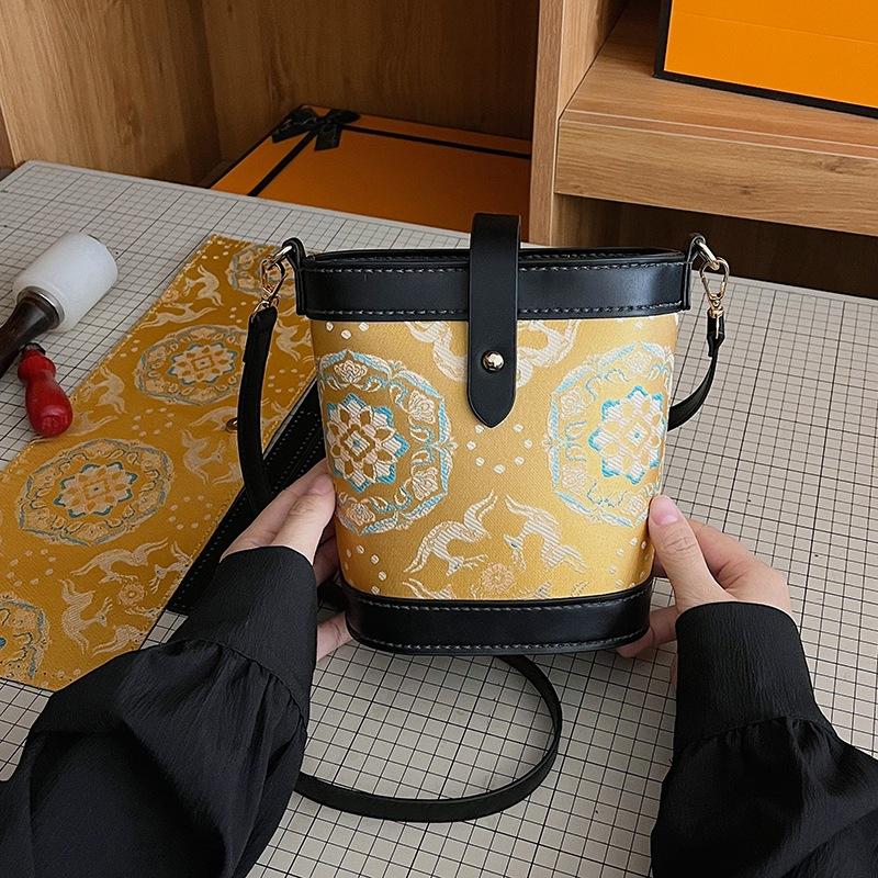 Sac tricoté DIY - Sac à bandou - Art Craft Bag avis et prix